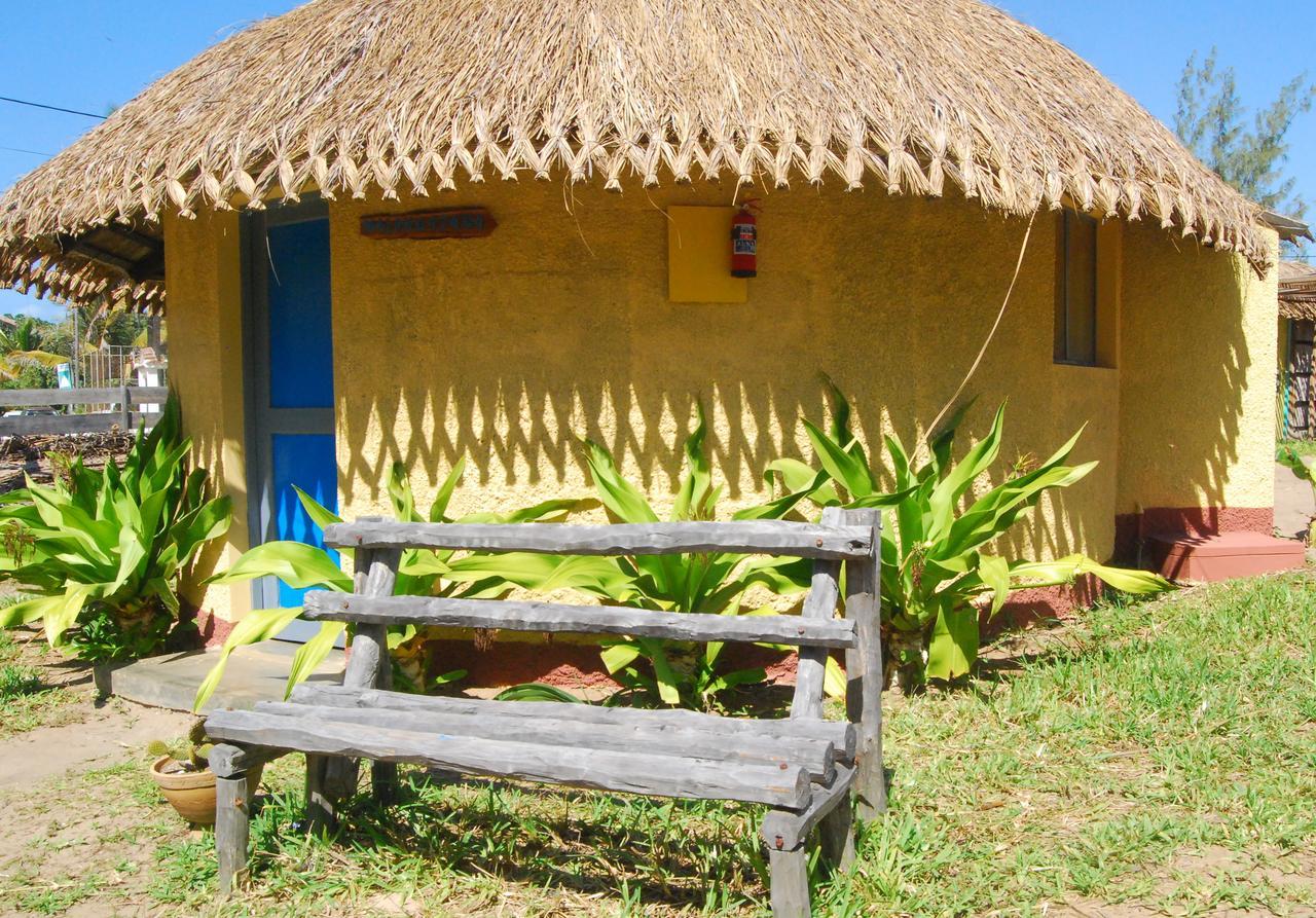 Praia do Tofo Pariango Beach Motel מראה חיצוני תמונה