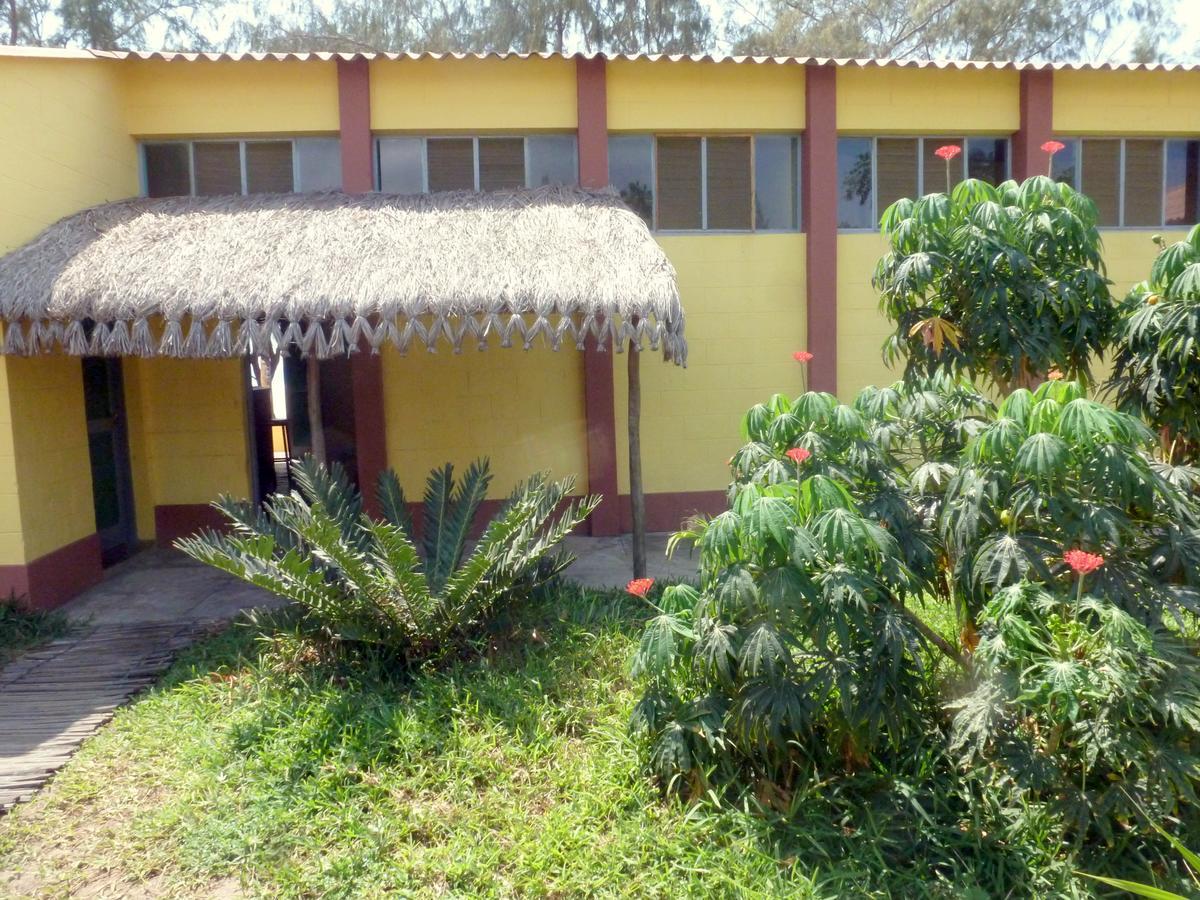Praia do Tofo Pariango Beach Motel מראה חיצוני תמונה